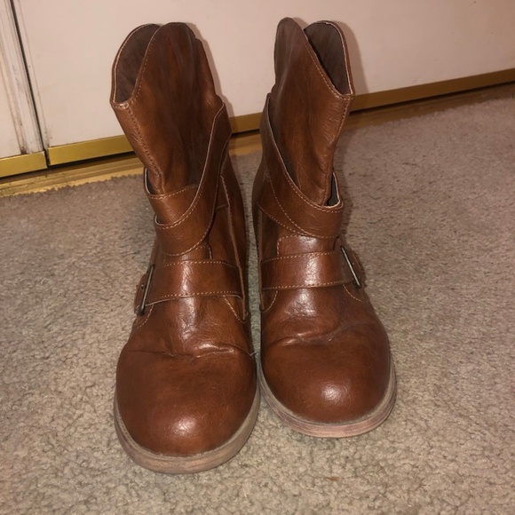 Women's Brown Mudd Ankle Boots, Heels Size 10 - Picture 2 of 5